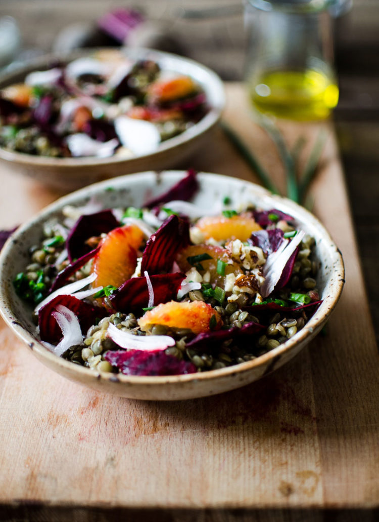 Pour fêter le retour du printemps je remise très loin les cocotes et recettes de soupe! Bonjour transat, rosé et salades au soleil!